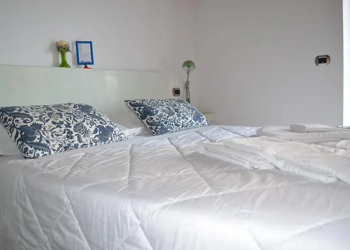 Santa Lucia & Smeraldo